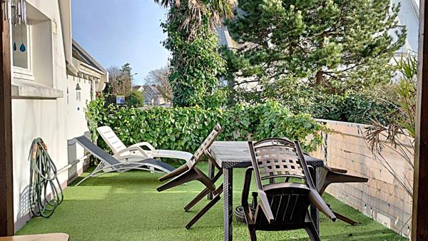 Immeuble à vendre BENODET (29) un commerce et deux appartements jardin