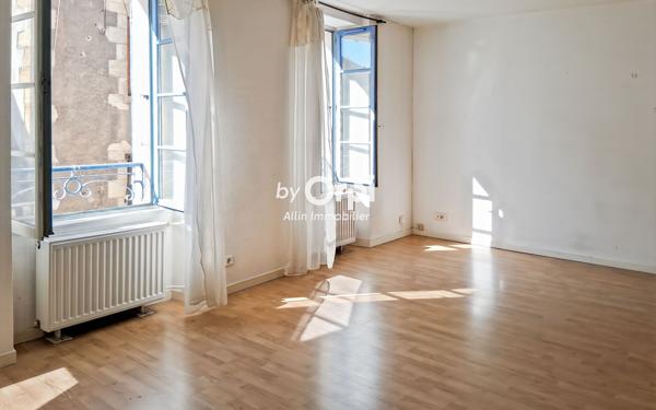 Immeuble à vendre    6 pièces •  Montluçon