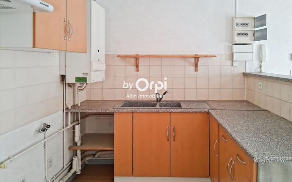 Immeuble à vendre    6 pièces •  Montluçon