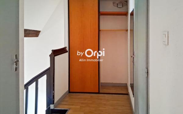 Immeuble à vendre    6 pièces •  Montluçon