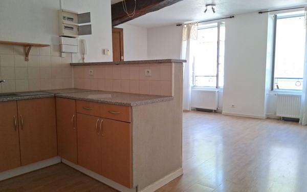 Immeuble à vendre    6 pièces •  Montluçon