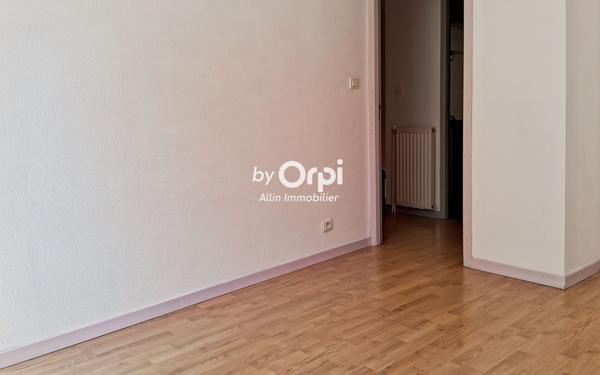 Immeuble à vendre    6 pièces •  Montluçon