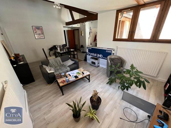Appartement à louer 2 pièces 62.24m²