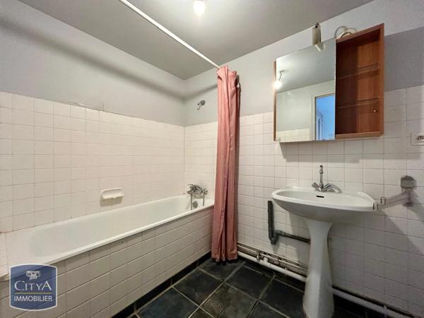 Appartement à louer 2 pièces 62.24m² Poitiers (86000)