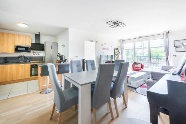 Appartement
         4 pièces
        - 82 m² Exclusivité 450 000 € *