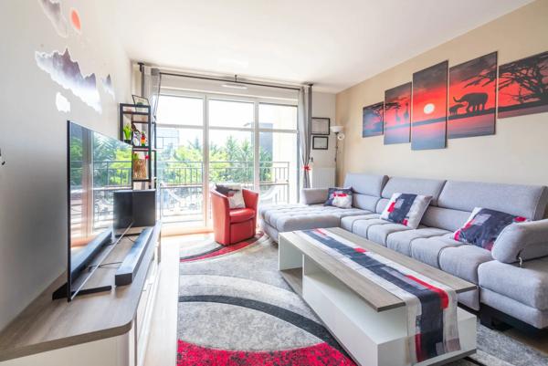 Appartement
         4 pièces
        - 82 m² Exclusivité 450 000 € *