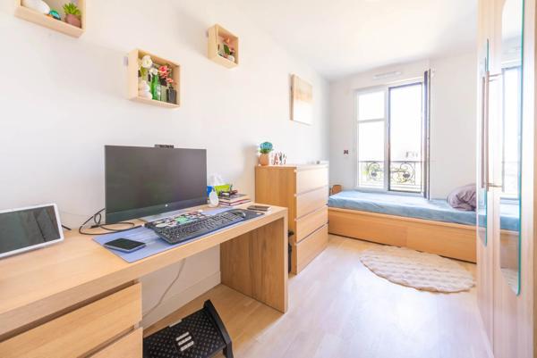 Appartement
         4 pièces
        - 82 m² Exclusivité 450 000 € *