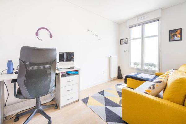 Appartement
         4 pièces
        - 82 m² Exclusivité 450 000 € *