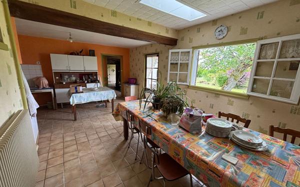 Maison à vendre    5 pièces • 130 m2 Mézières-sur-Issoire