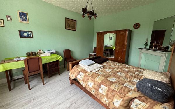 Maison à vendre    5 pièces • 130 m2 Mézières-sur-Issoire