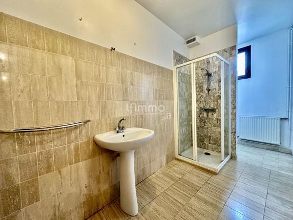 Montreuil limite Fontenay- Appt 3P 2CH- 70m2- Terrasse +Cave