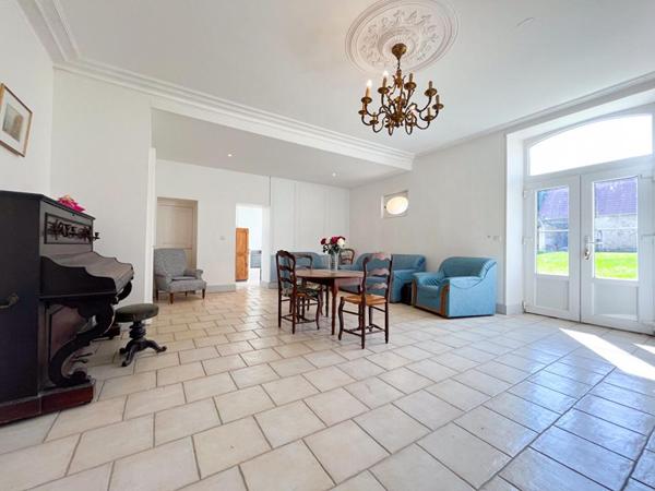 Maison Ecueille 7 pièce(s) 250 m2