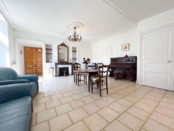 Maison Ecueille 7 pièce(s) 250 m2