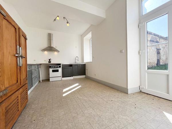 Maison Ecueille 7 pièce(s) 250 m2