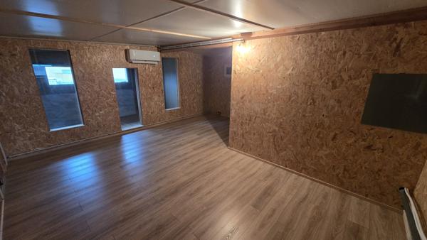 Local Commercial 5 pièces - 155 m² Exclusivité efficity