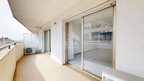 NICE - FLEURS / F. PASSY : JOLI 3 PIÈCES TRAVERSANT AVEC TERRASSE ET BALCON