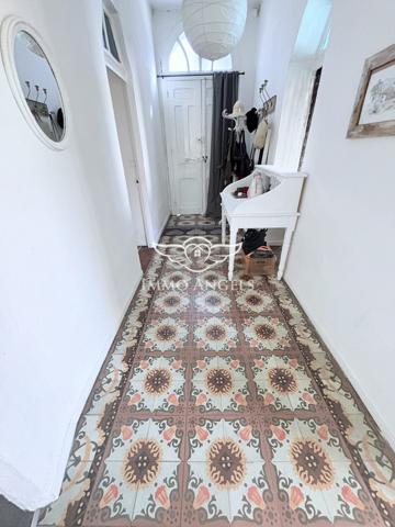 MAUGUIO CENTRE-SUPERBE BATISSE AVEC CACHET-TERRAIN ARBORE DE 442M2-PISCINE