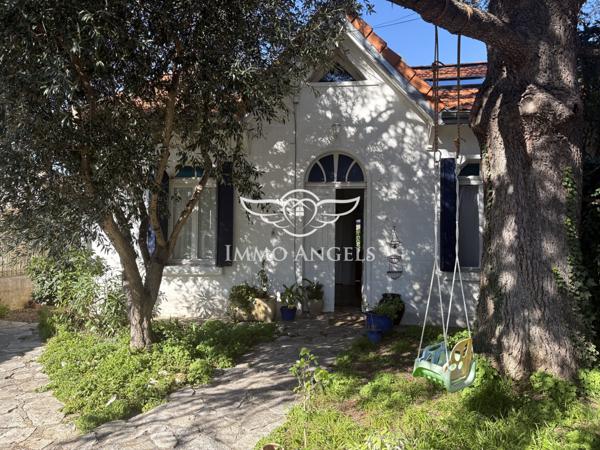 MAUGUIO CENTRE-SUPERBE BATISSE AVEC CACHET-TERRAIN ARBORE DE 442M2-PISCINE