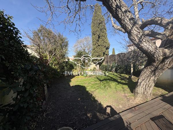 MAUGUIO CENTRE-SUPERBE BATISSE AVEC CACHET-TERRAIN ARBORE DE 442M2-PISCINE