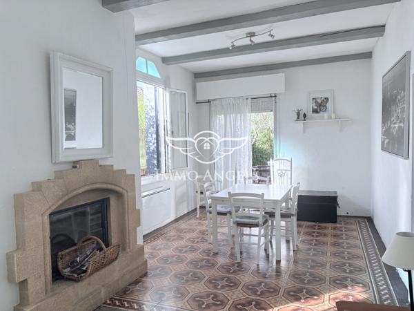 MAUGUIO CENTRE-SUPERBE BATISSE AVEC CACHET-TERRAIN ARBORE DE 442M2-PISCINE