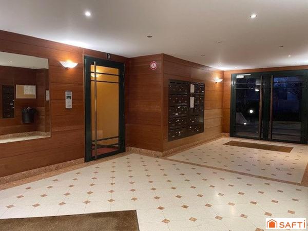 Appartement T3 - 63.5 m2 - RDC terrase de 15 m2 - proche tous commerces - écoles - RER C