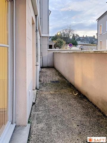 Appartement T3 - 63.5 m2 - RDC terrase de 15 m2 - proche tous commerces - écoles - RER C