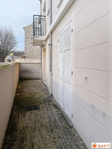 Appartement T3 - 63.5 m2 - RDC terrase de 15 m2 - proche tous commerces - écoles - RER C