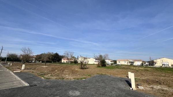 Terrain à vendre 89 880 € La Lande-de-Fronsac 500 m² DPE
