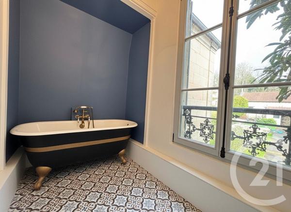 Maison à vendre  11 pièces - 259,70 m2 MERY SUR OISE - 95