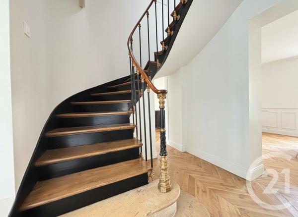 Maison à vendre  11 pièces - 259,70 m2 MERY SUR OISE - 95