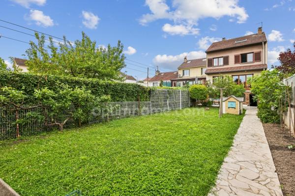 Maison familiale 129 m² habitables + sous-sol total – Terrain 365 m²