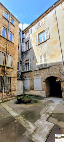 VILLEFRANCHE-SUR-SAÔNE Centre-ville Appartement ancien rénové