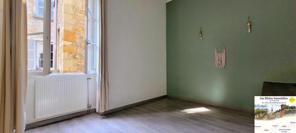 VILLEFRANCHE-SUR-SAÔNE Centre-ville Appartement ancien rénové