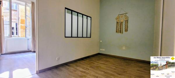 VILLEFRANCHE-SUR-SAÔNE Centre-ville Appartement ancien rénové