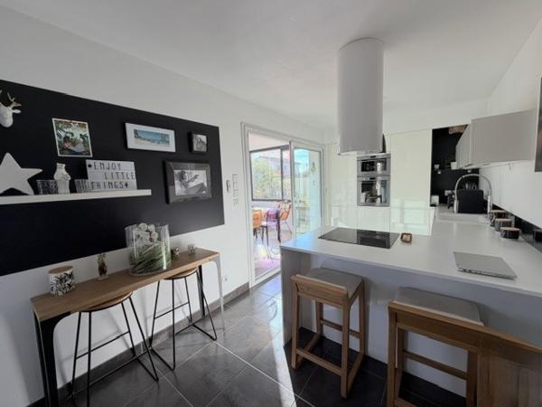 LA TOUR DE SALVAGNY - Maison 122 m2 - 4 chambres - Terrain 860 m2 avec piscine