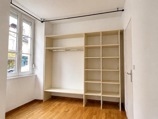 Appartement
         2 pièces
        - 48 m² Exclusivité 112 000 € *