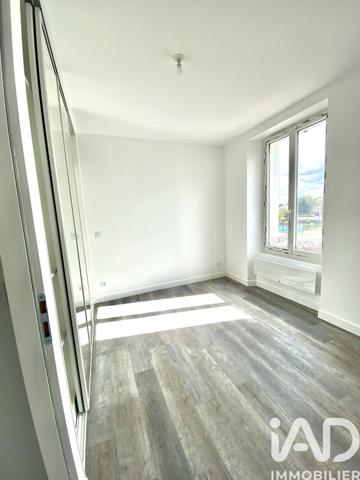Location appartement 3 pièces 45 m² Saint-Pierre-du-Perray