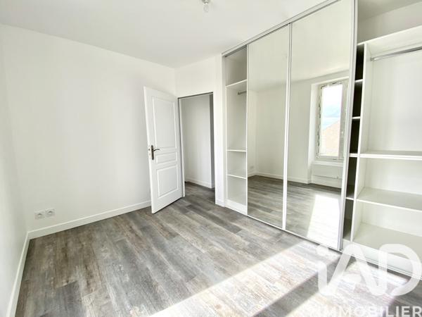 Location appartement 3 pièces 45 m² Saint-Pierre-du-Perray