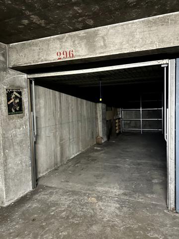 PARKING / BOX à vendre, rue Manin