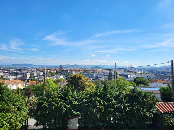 VASTE MAISON Multiples possibilités pour investisseur comme un COLIVING