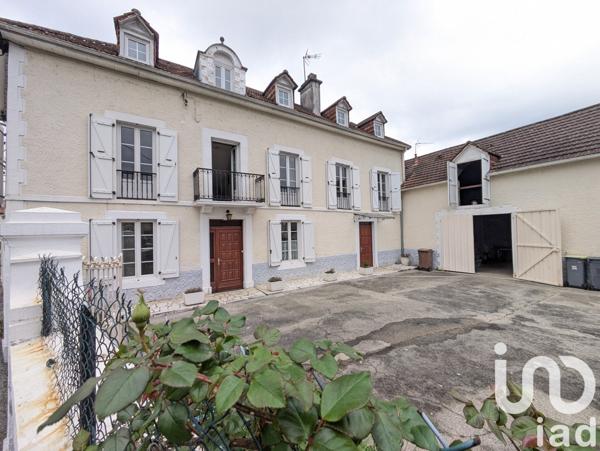 Maison de ville 8 pièces de 185 m² à Gan (64290)