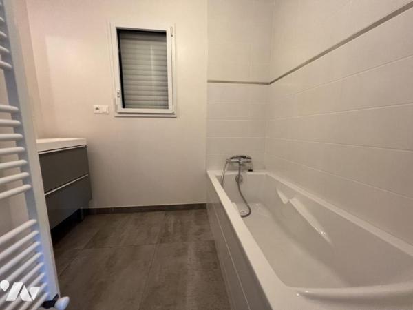 MAISON CONTEMPORAINE A VENDRE