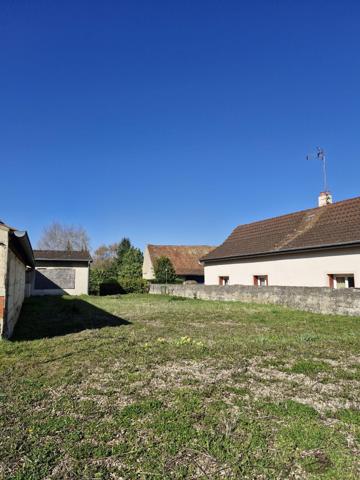 Bâtisse à fort potentiel, en vente interactive