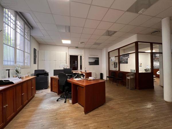 Local Professionnel et commercial à louer à Bordeaux en Gironde (33000), ref : 33145/FMCO/1868   
Quinconces