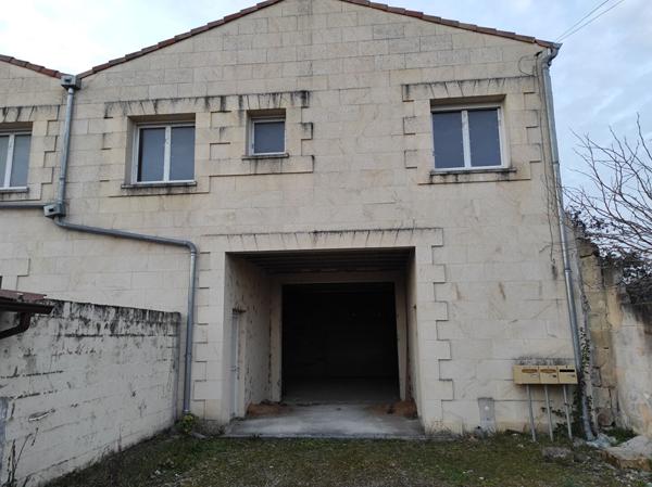 Entrepôt / local industriel Coutras parcelles 1060 m²