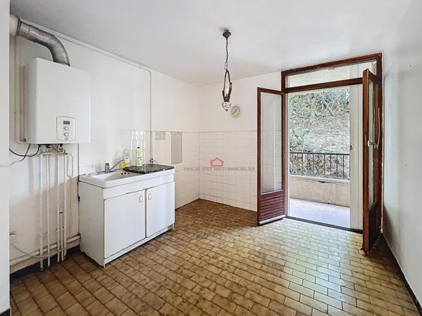 Appartement à rénover-idéal premier achat ou investissement locatif