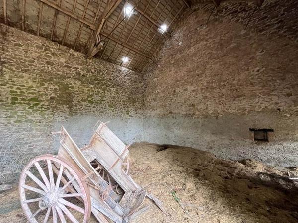 Grange à vendre 12 900 € Saint-Agnant-de-Versillat 1 pièce 105 m² DPE