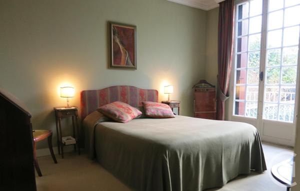 Maison à vendre  4 pièces - 94,18 m2 LA VARENNE ST HILAIRE - 94