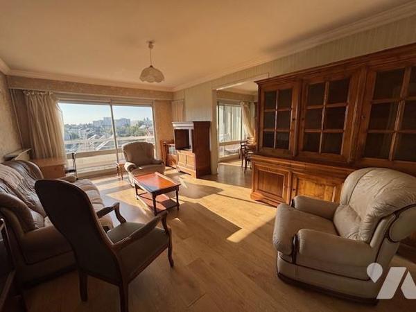 Appartement traversant - T4 – Dernier étage avec ascenseur – Proche Place Lafayette – ANGERS