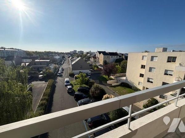 Appartement traversant - T4 – Dernier étage avec ascenseur – Proche Place Lafayette – ANGERS